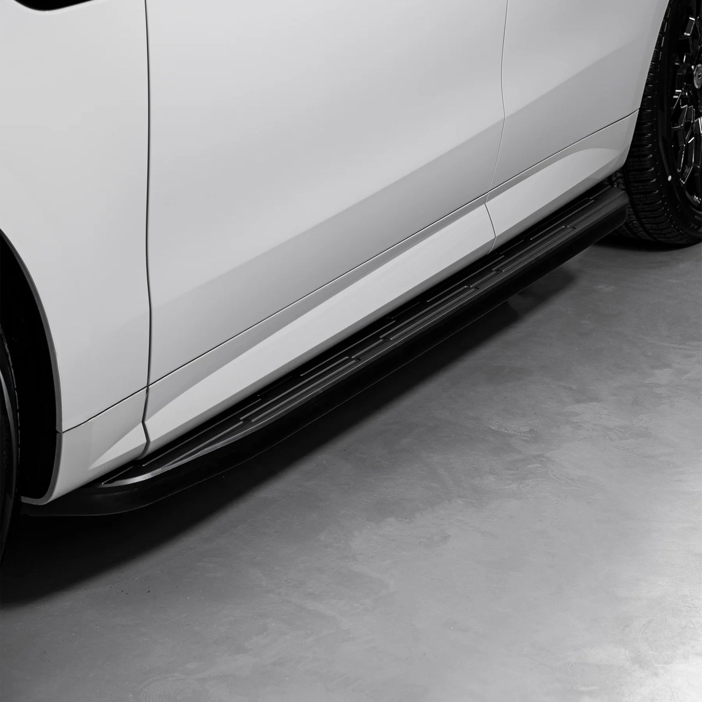 L461 Range Rover Sport Black Shadow Fixed Side Steps