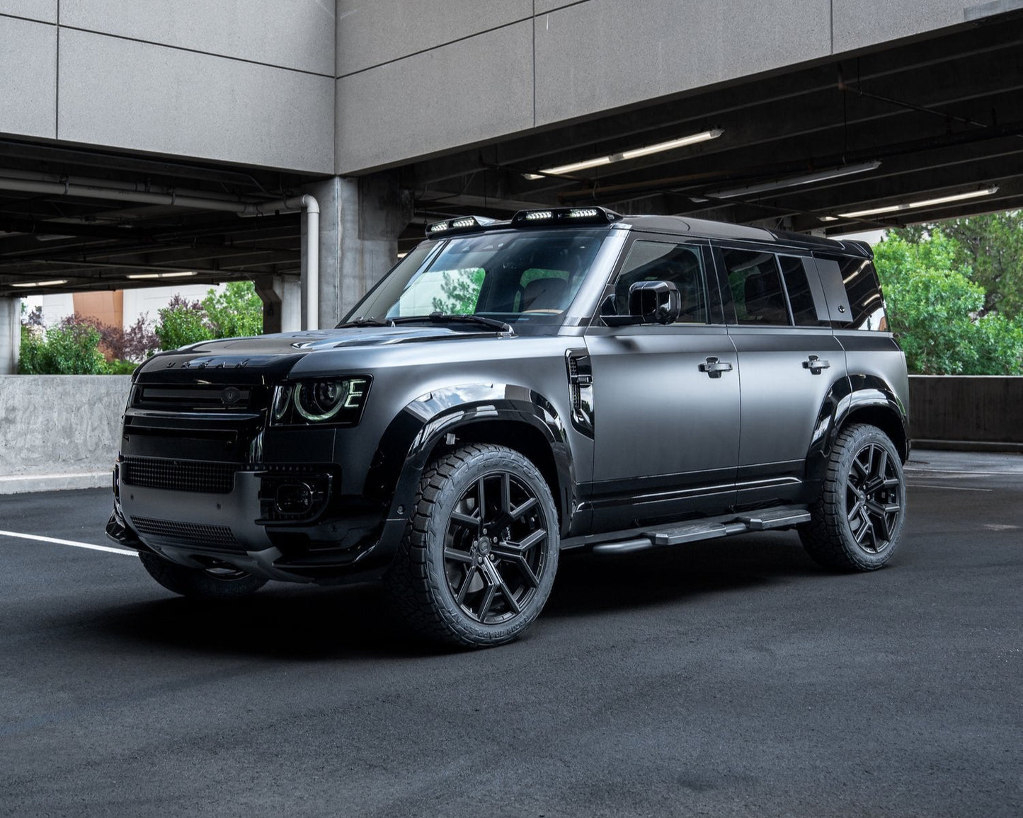 Defender 22" WX2 - Satin Black - Rear