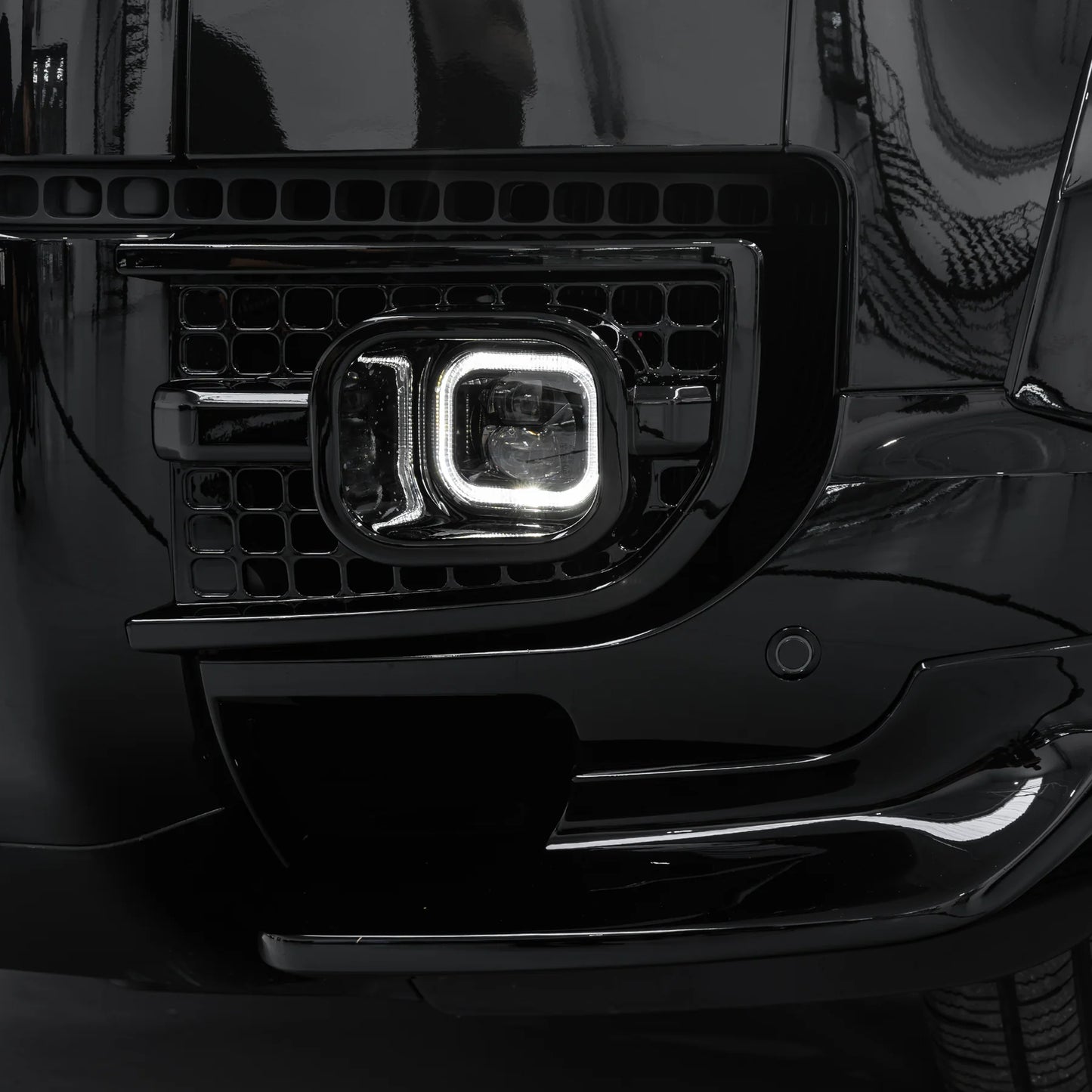 Defender Widetrack Powercube DRL Front Bumper Intakes