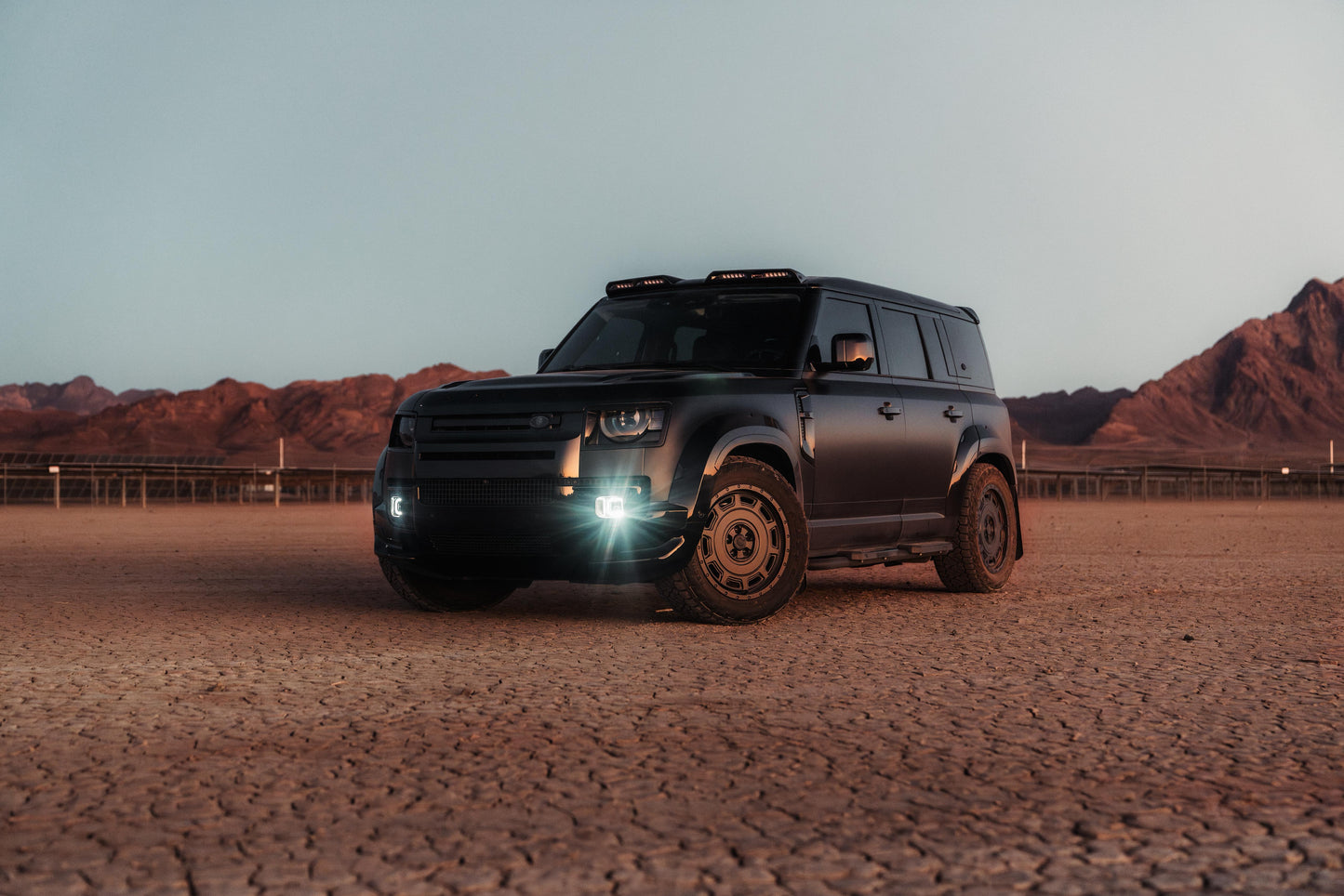 Defender 20" WX4 - Satin Black - Front