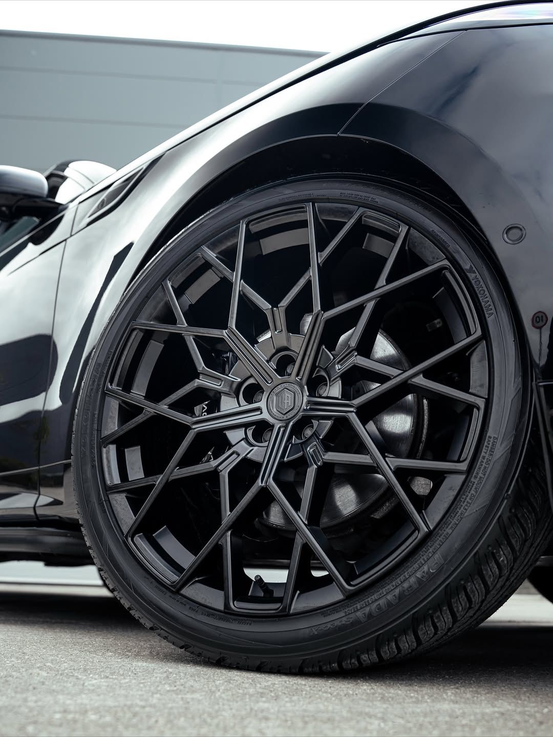 Land Rover 24" UC9 - Satin Black