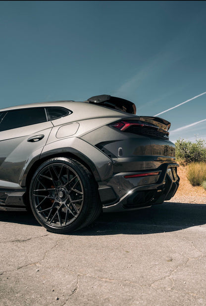 Lamborghini Urus SE Carbon Fiber Widetrack Program